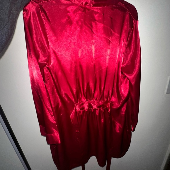 Red Silk Robe - Picture 4 of 5